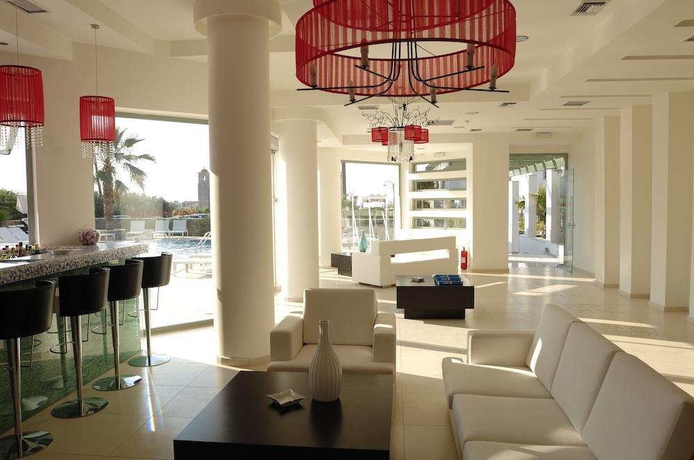 Angela Suites Boutique Hotel Sissi Extérieur photo